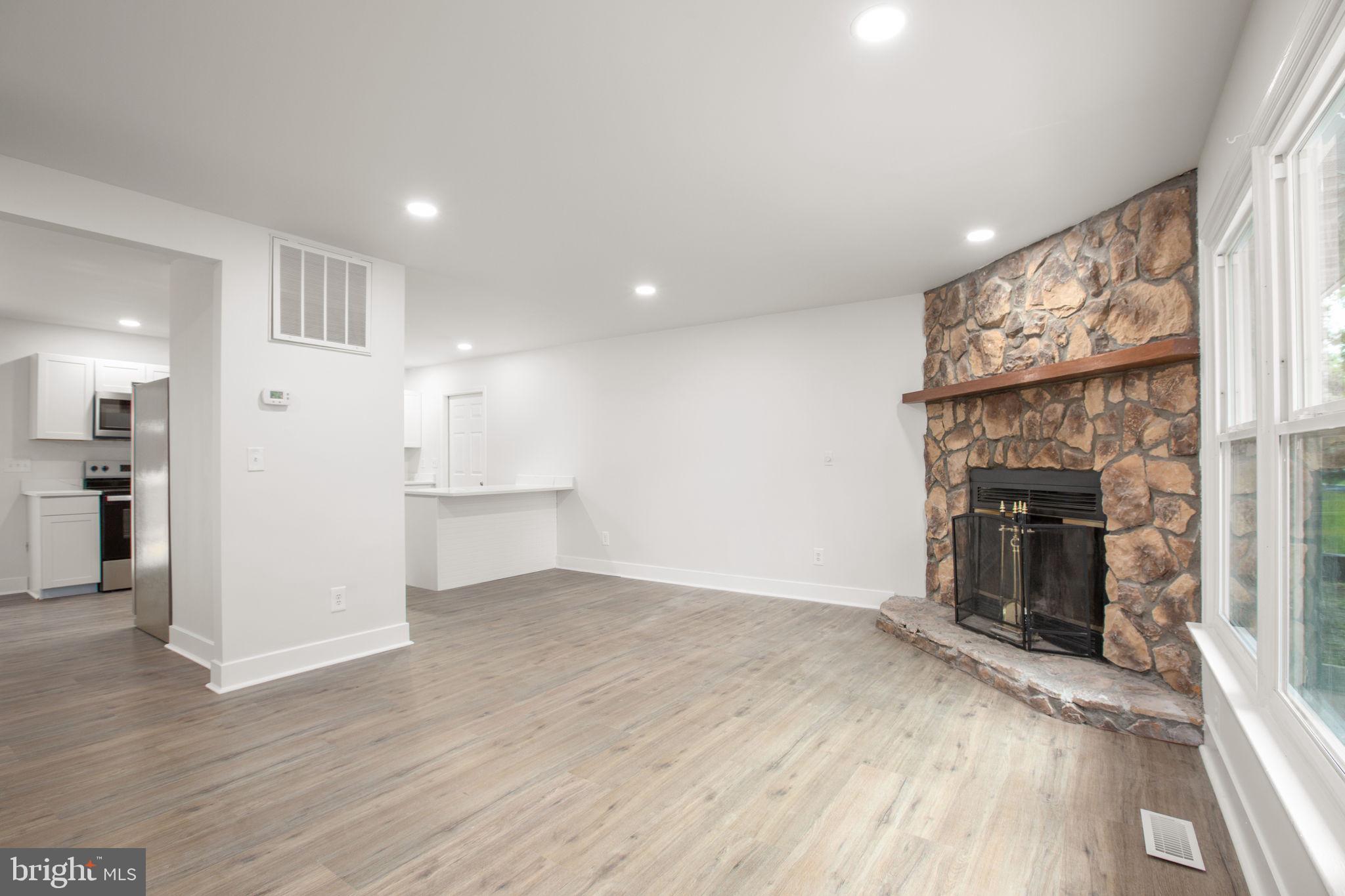 1105 LAKEVIEW PARKWAY