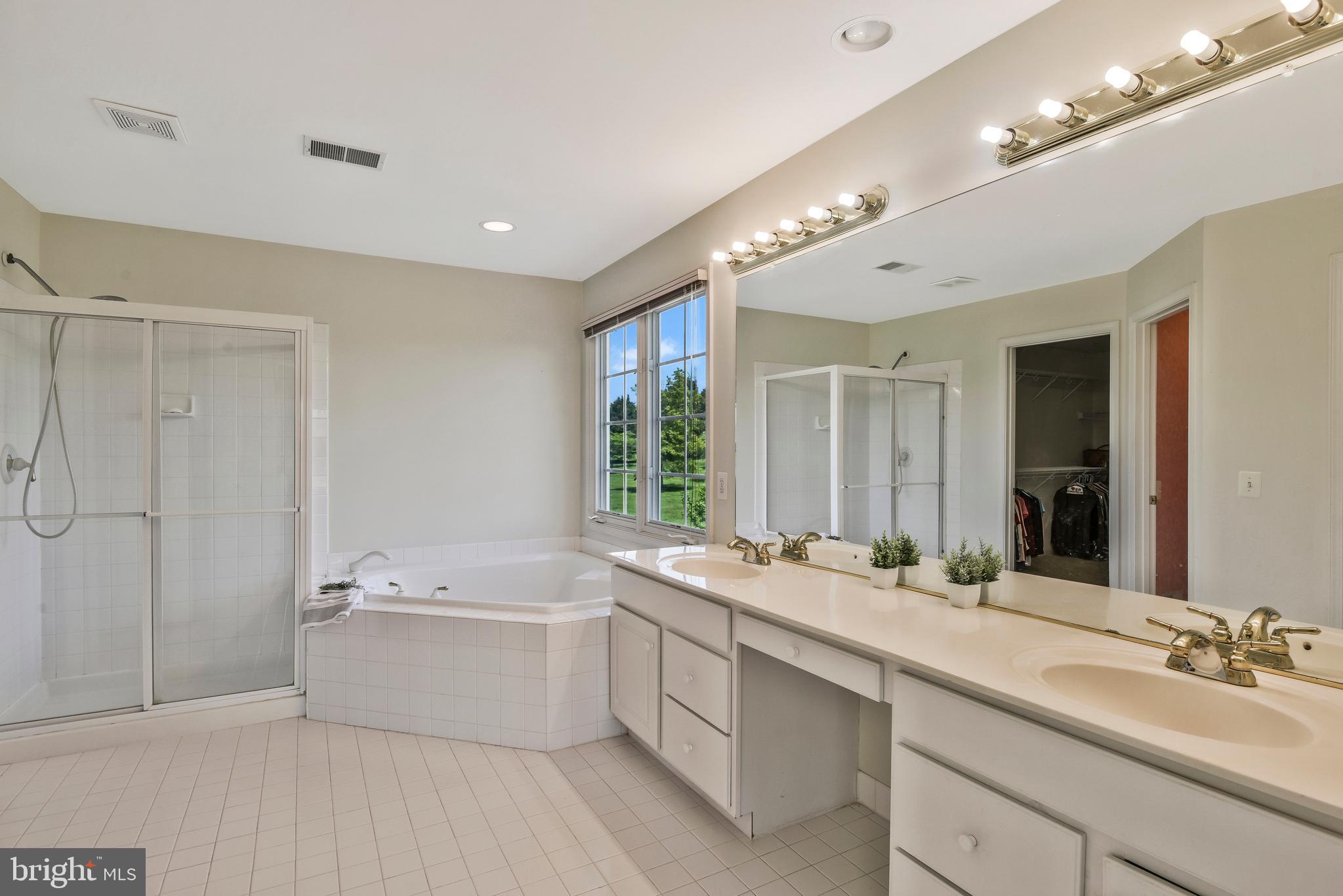 FAIRFAX NATIONAL ESTATES - Residential