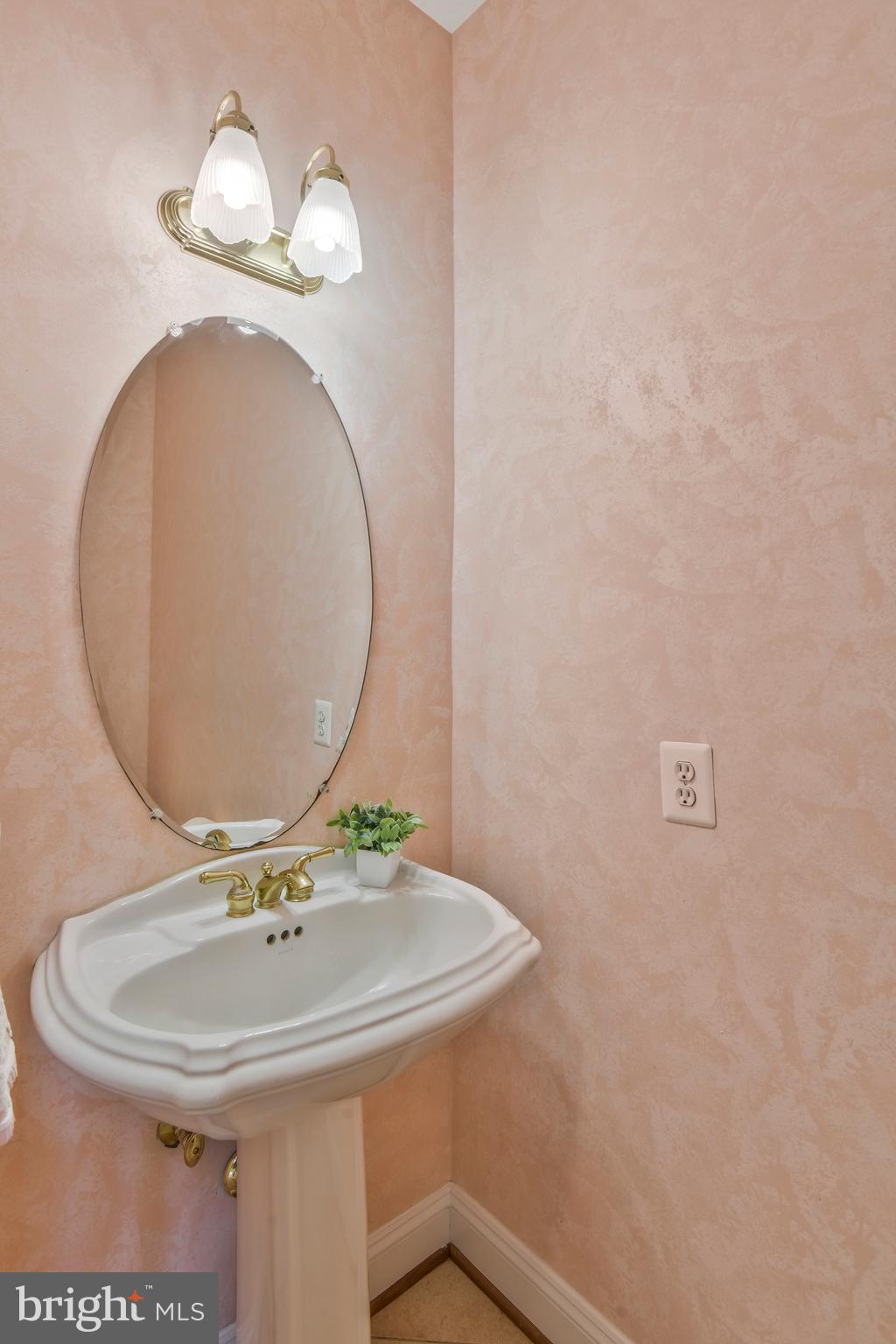 FAIRFAX NATIONAL ESTATES - Residential