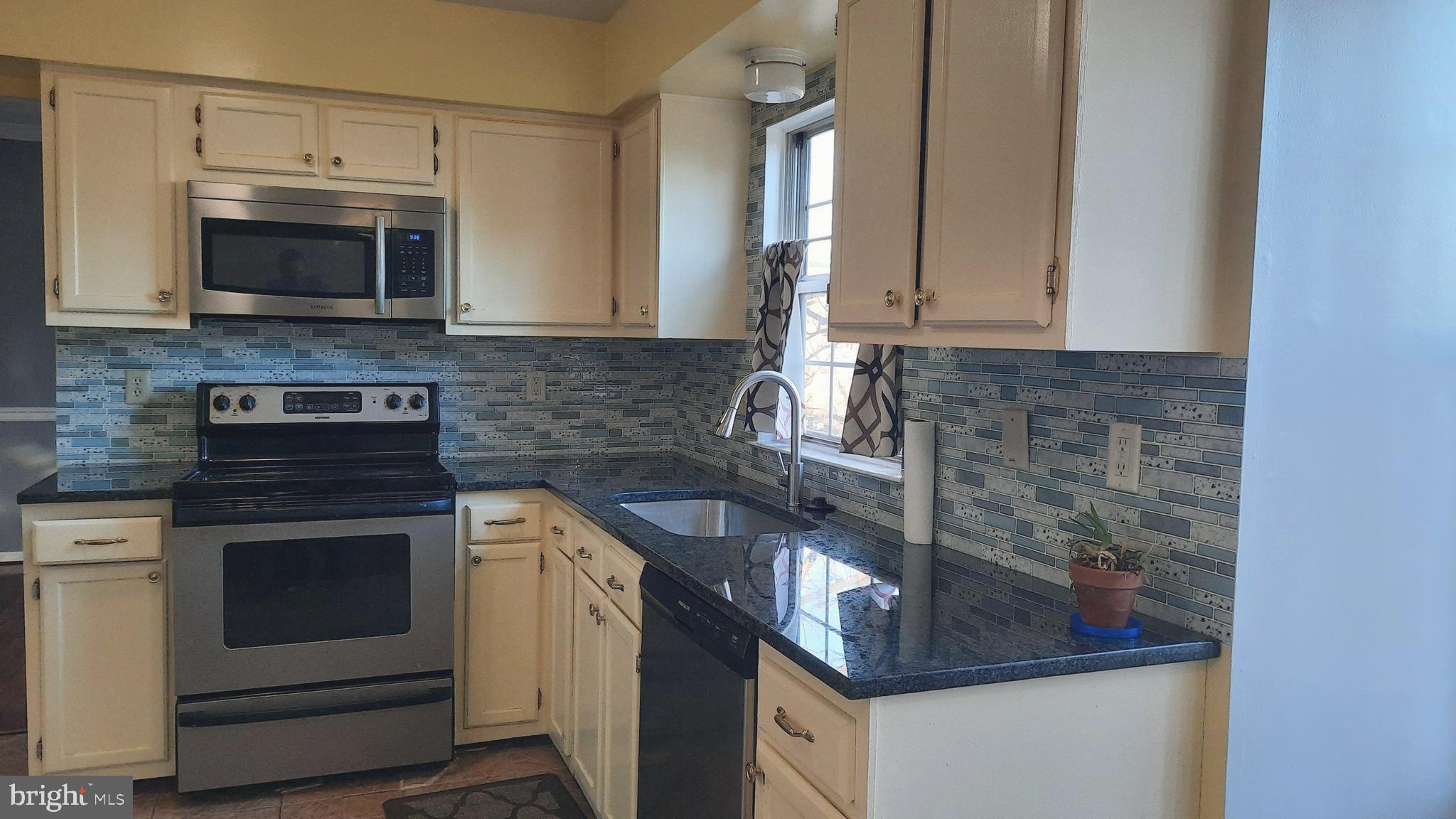 NEWBRIDGE PLAT 12 - Residential Lease