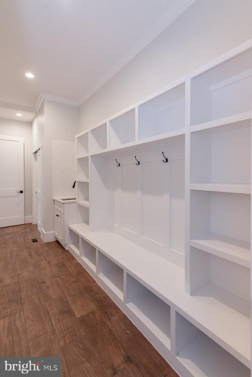 PIMMIT HILLS - Residential