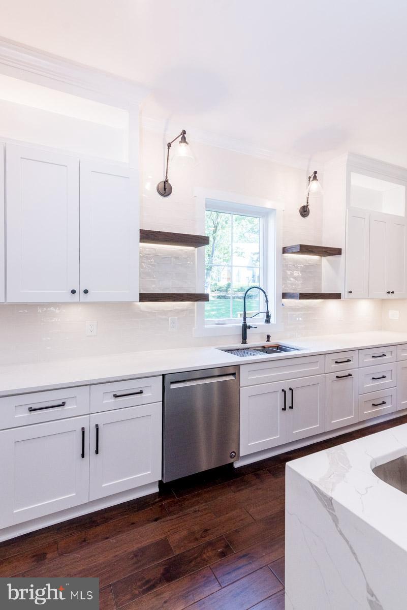 PIMMIT HILLS - Residential