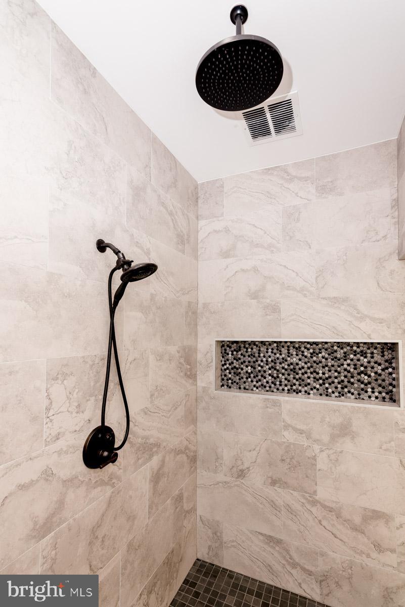 PIMMIT HILLS - Residential