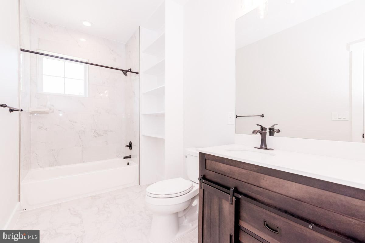 PIMMIT HILLS - Residential