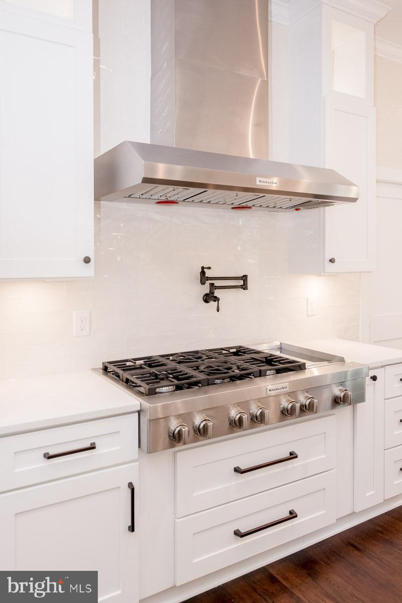 PIMMIT HILLS - Residential