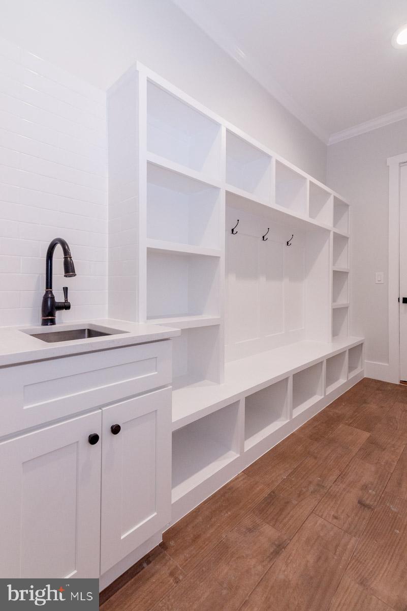 PIMMIT HILLS - Residential