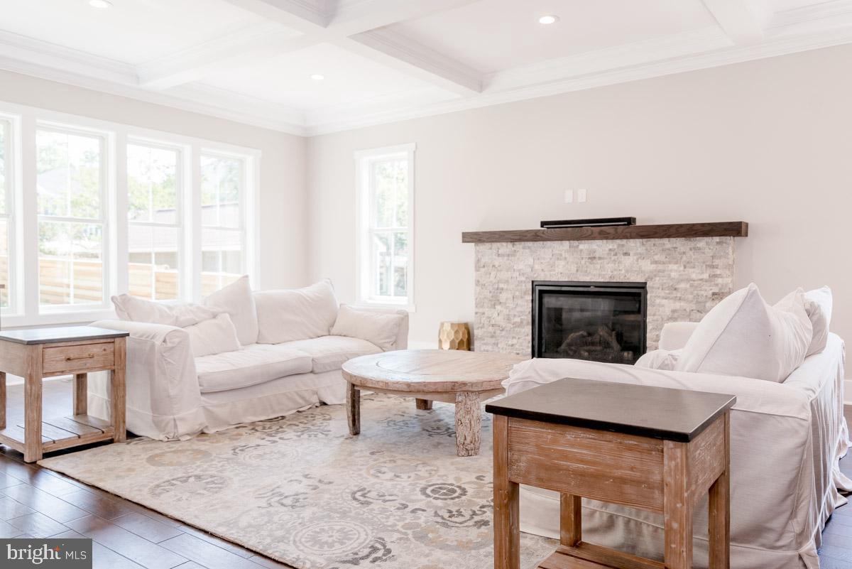 PIMMIT HILLS - Residential