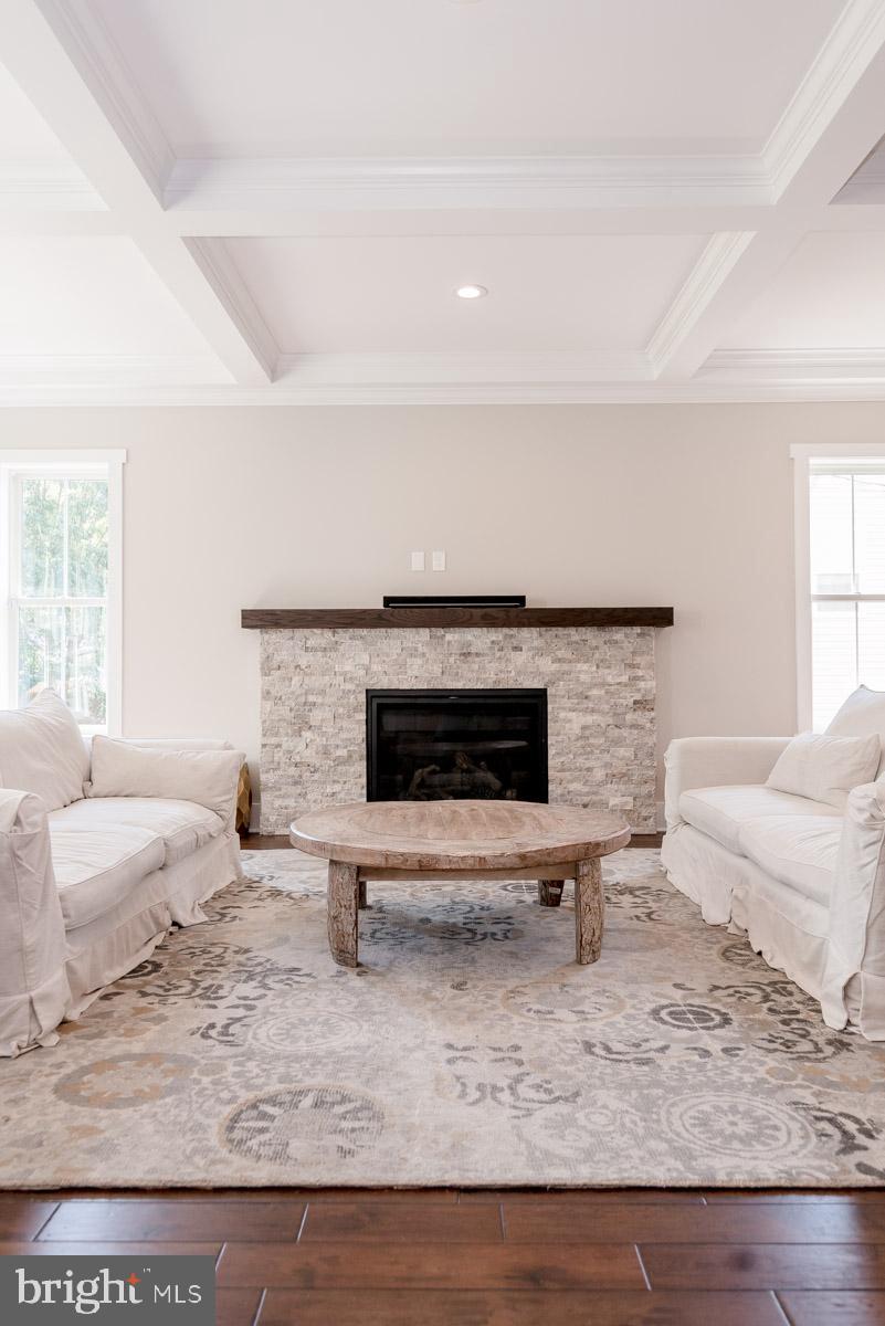 PIMMIT HILLS - Residential