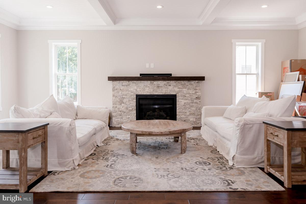 PIMMIT HILLS - Residential