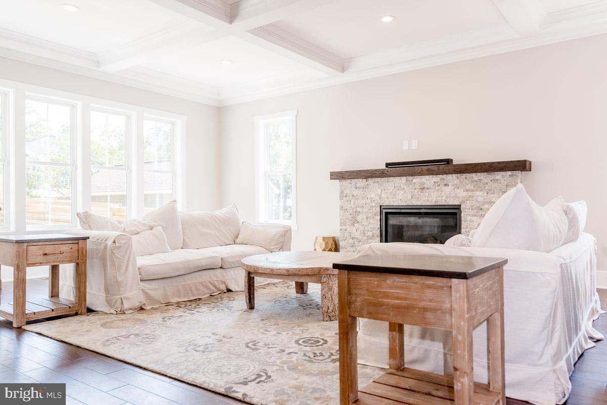 PIMMIT HILLS - Residential