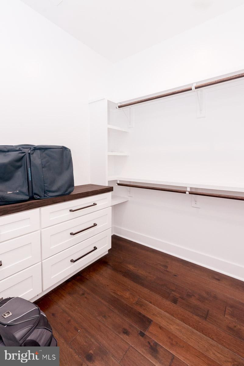 PIMMIT HILLS - Residential