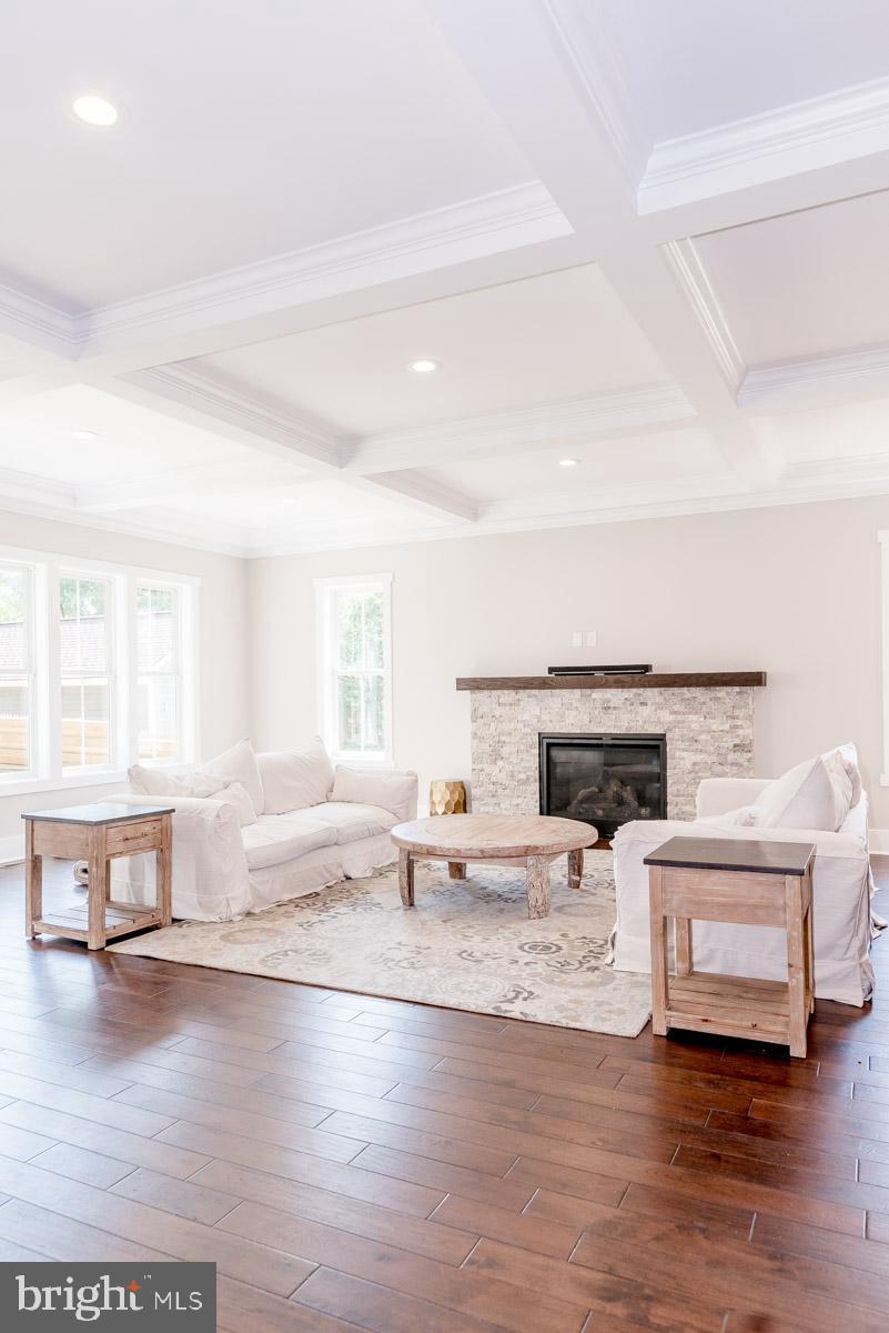 PIMMIT HILLS - Residential