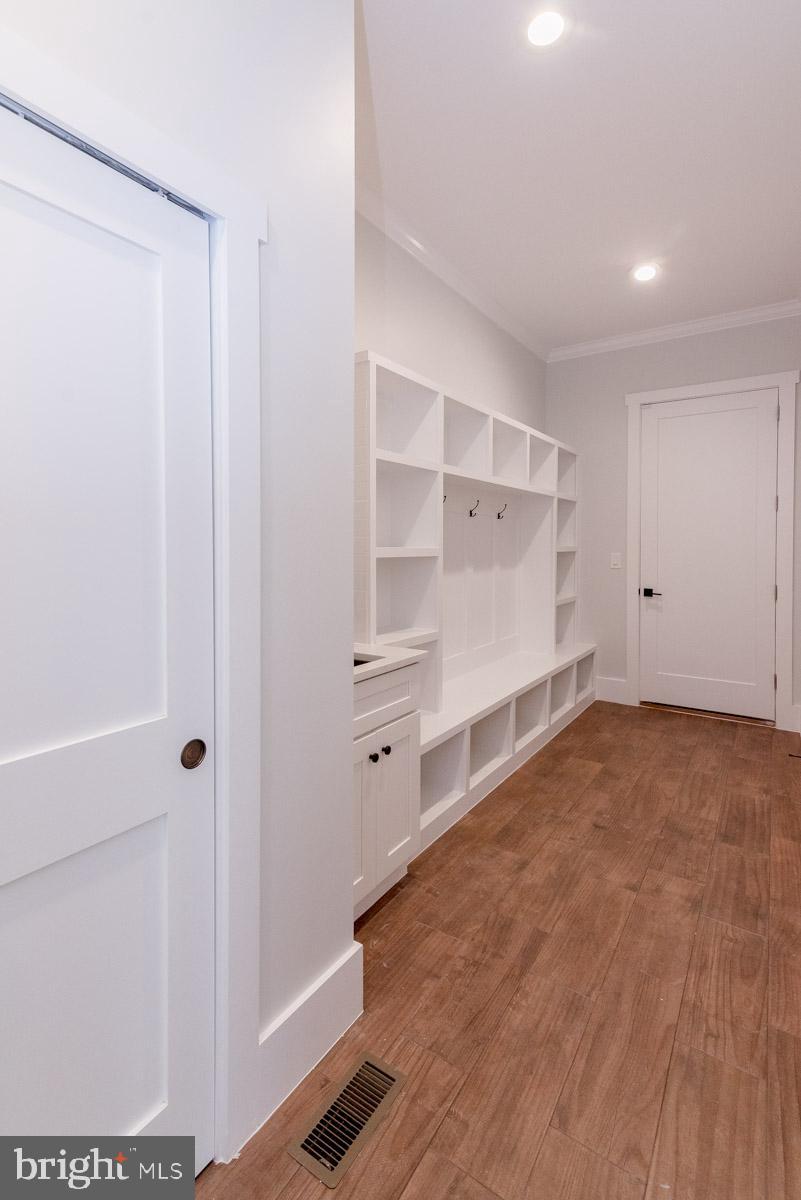 PIMMIT HILLS - Residential