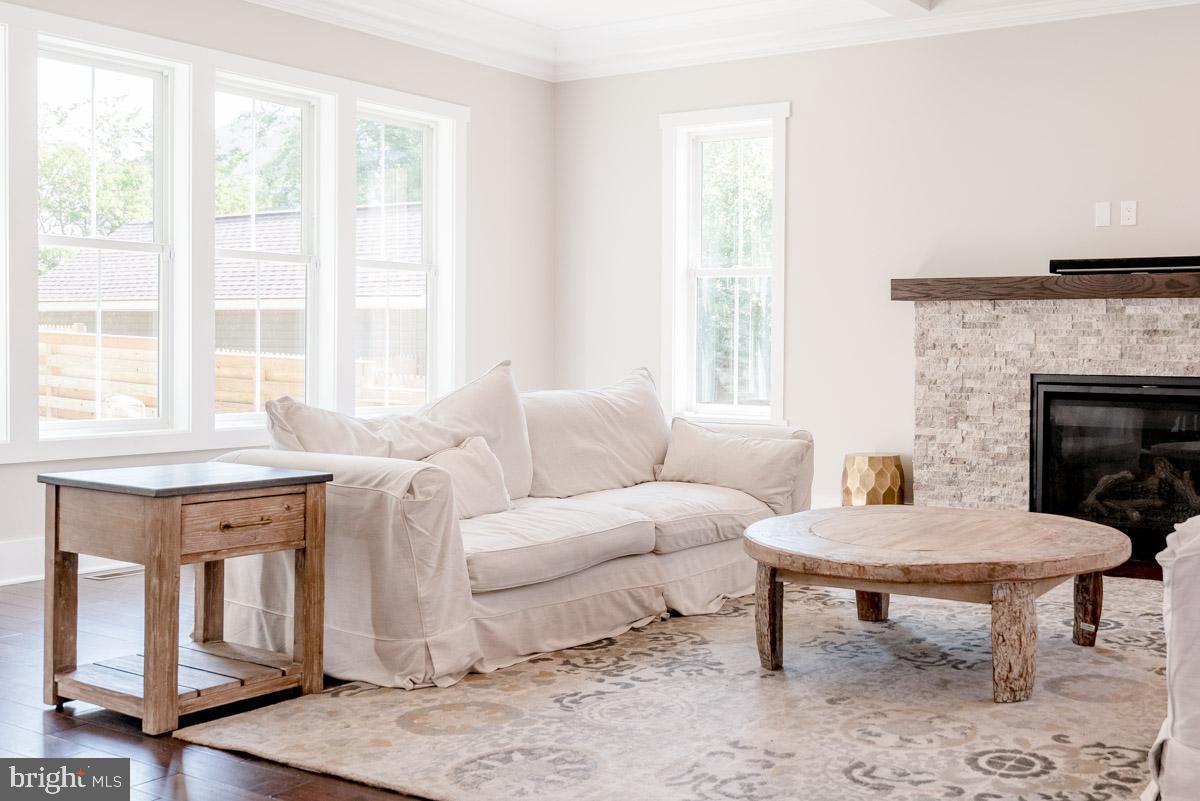 PIMMIT HILLS - Residential