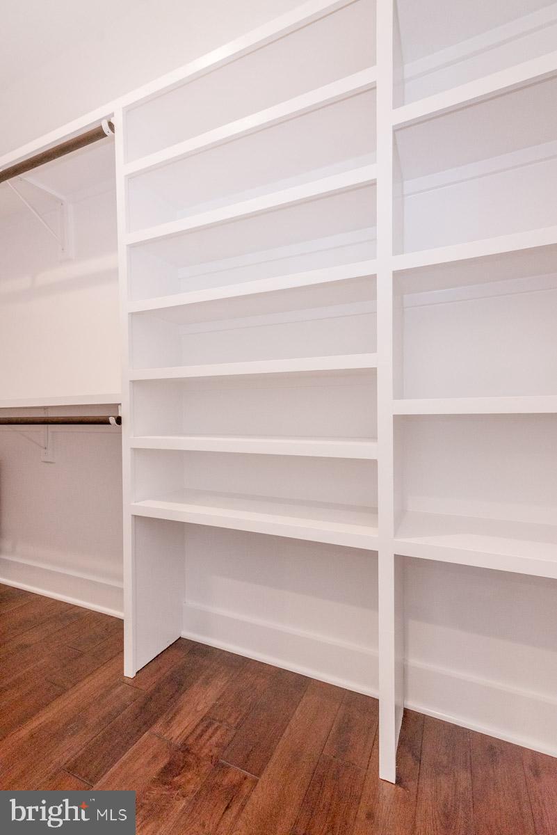 PIMMIT HILLS - Residential