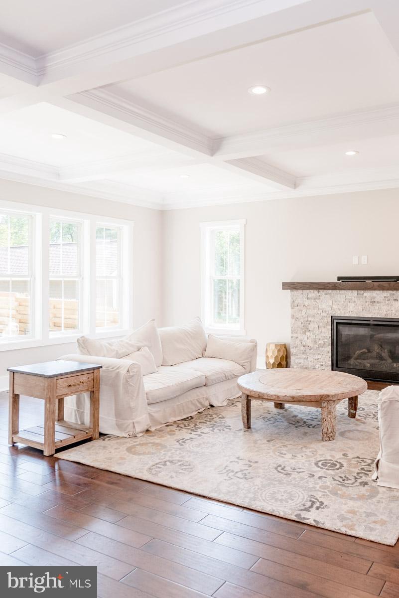 PIMMIT HILLS - Residential