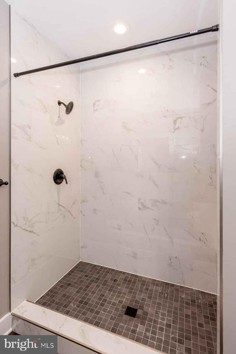 PIMMIT HILLS - Residential