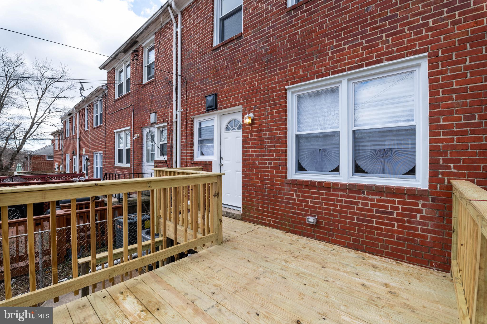 IDLEWOOD - Residential