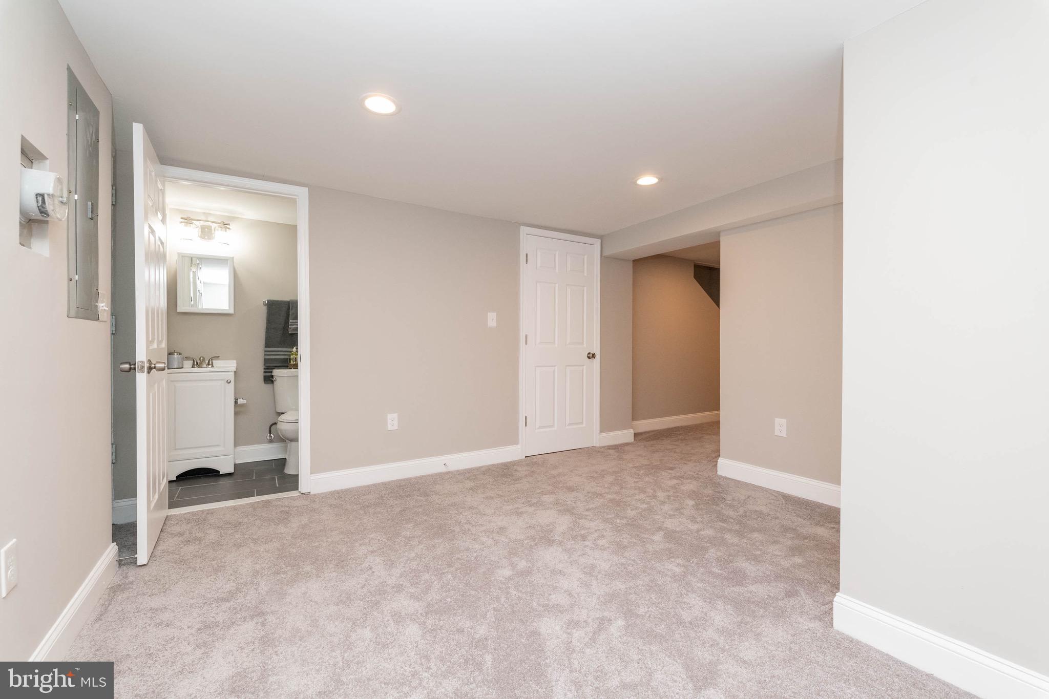 IDLEWOOD - Residential