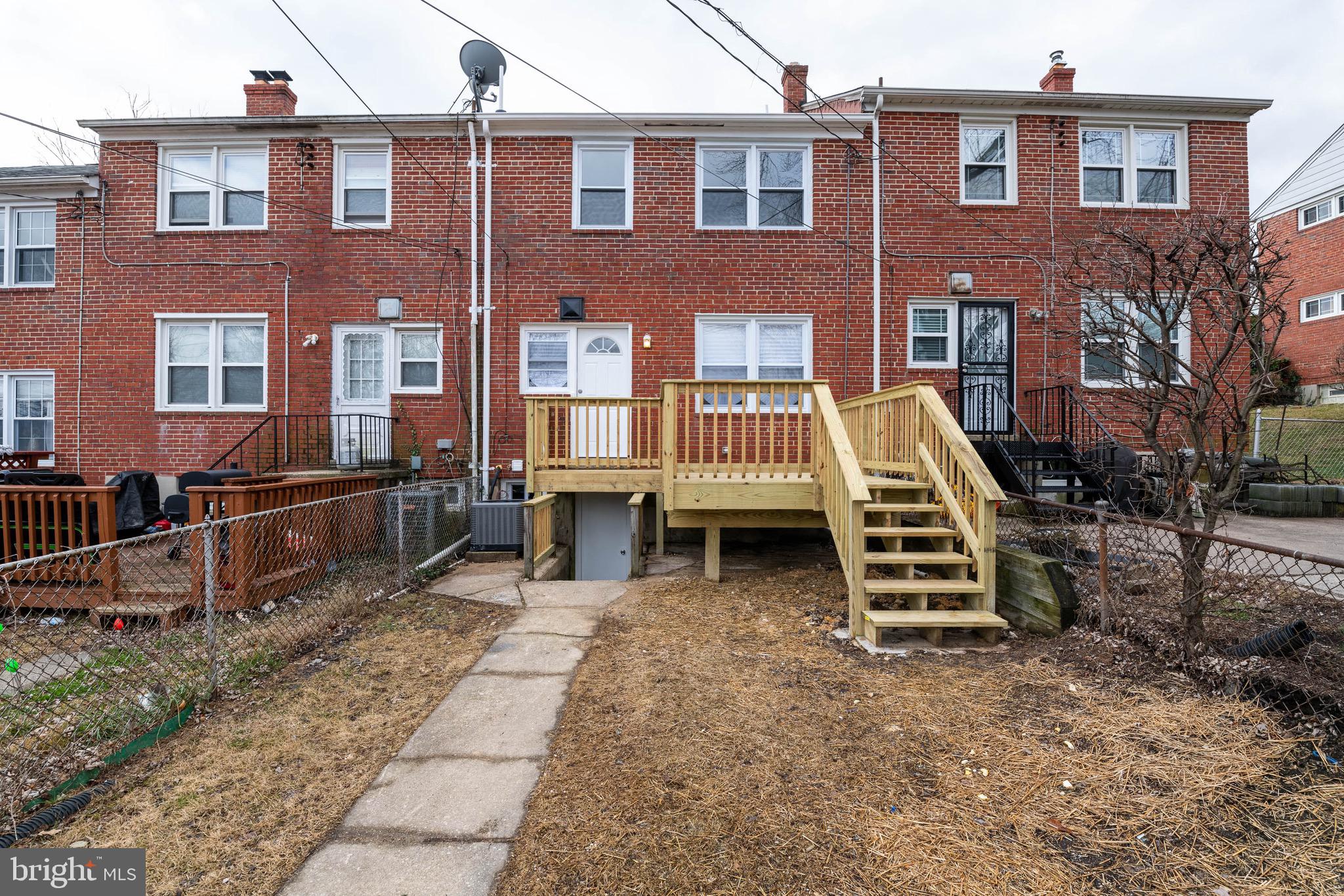 IDLEWOOD - Residential