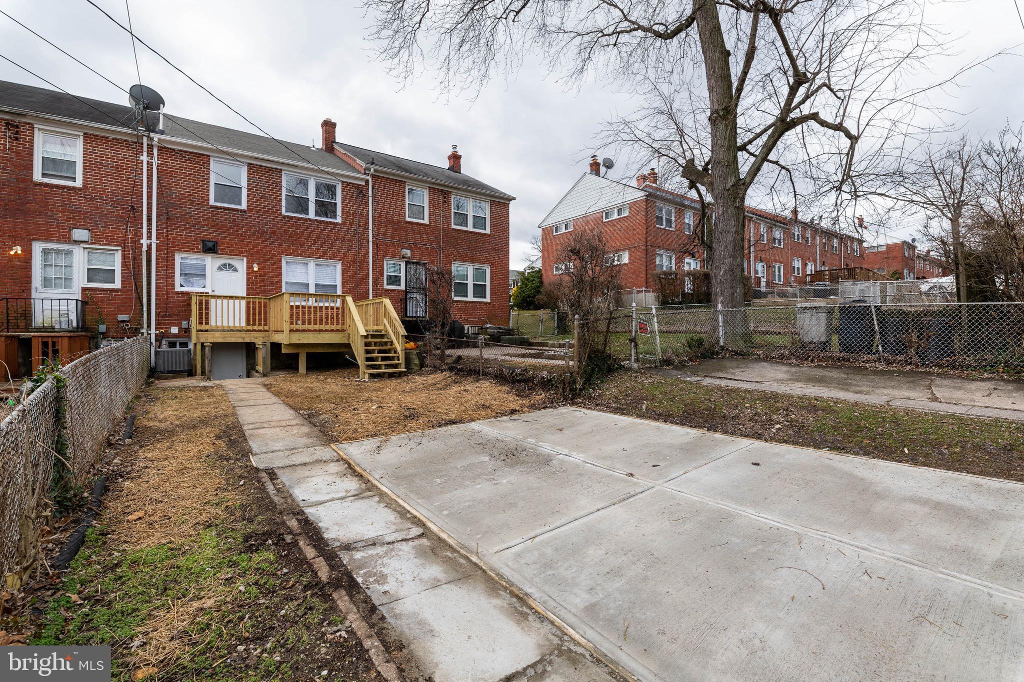 IDLEWOOD - Residential