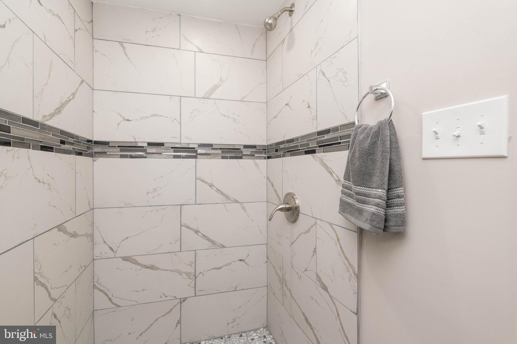 IDLEWOOD - Residential