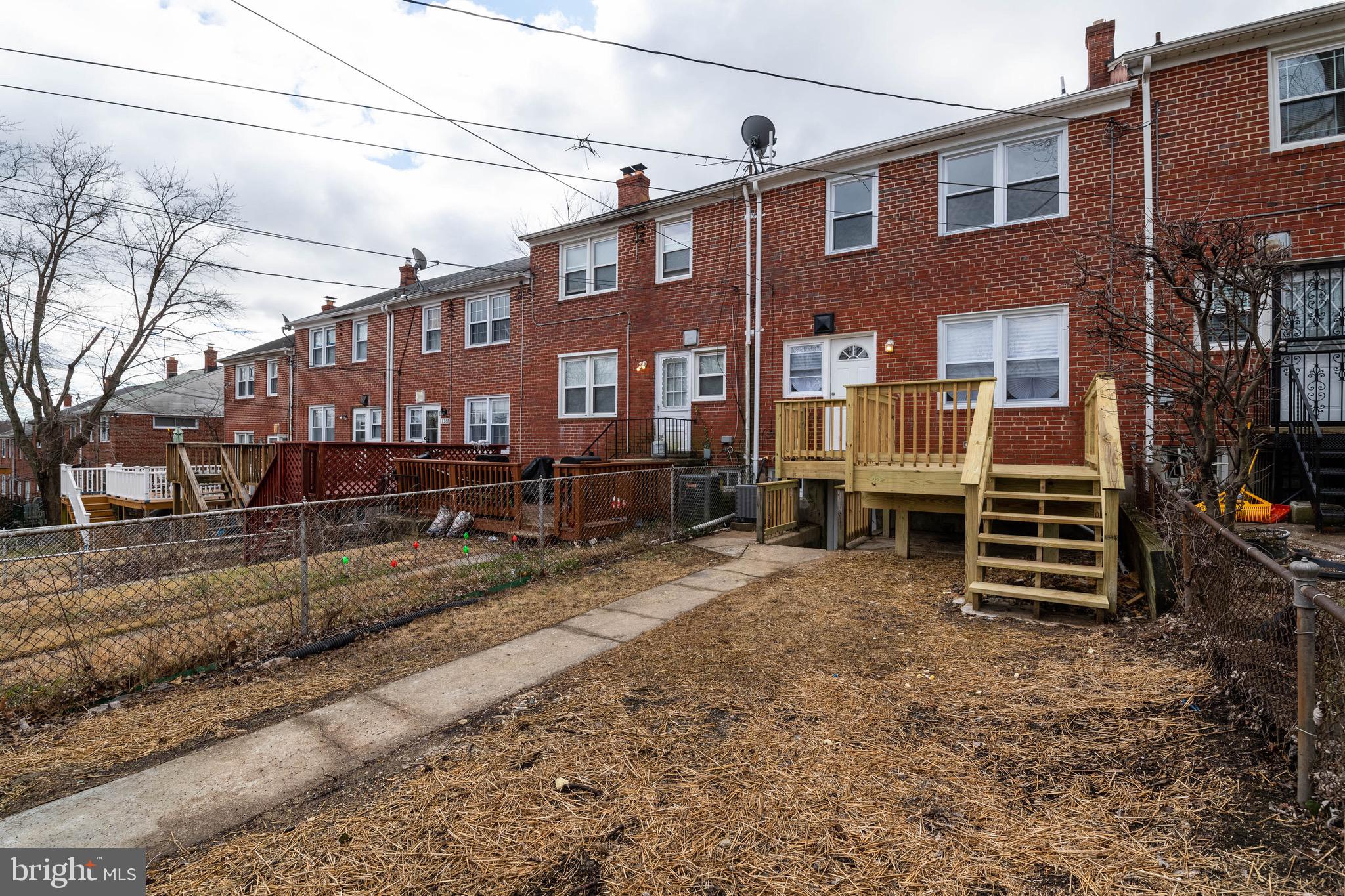 IDLEWOOD - Residential