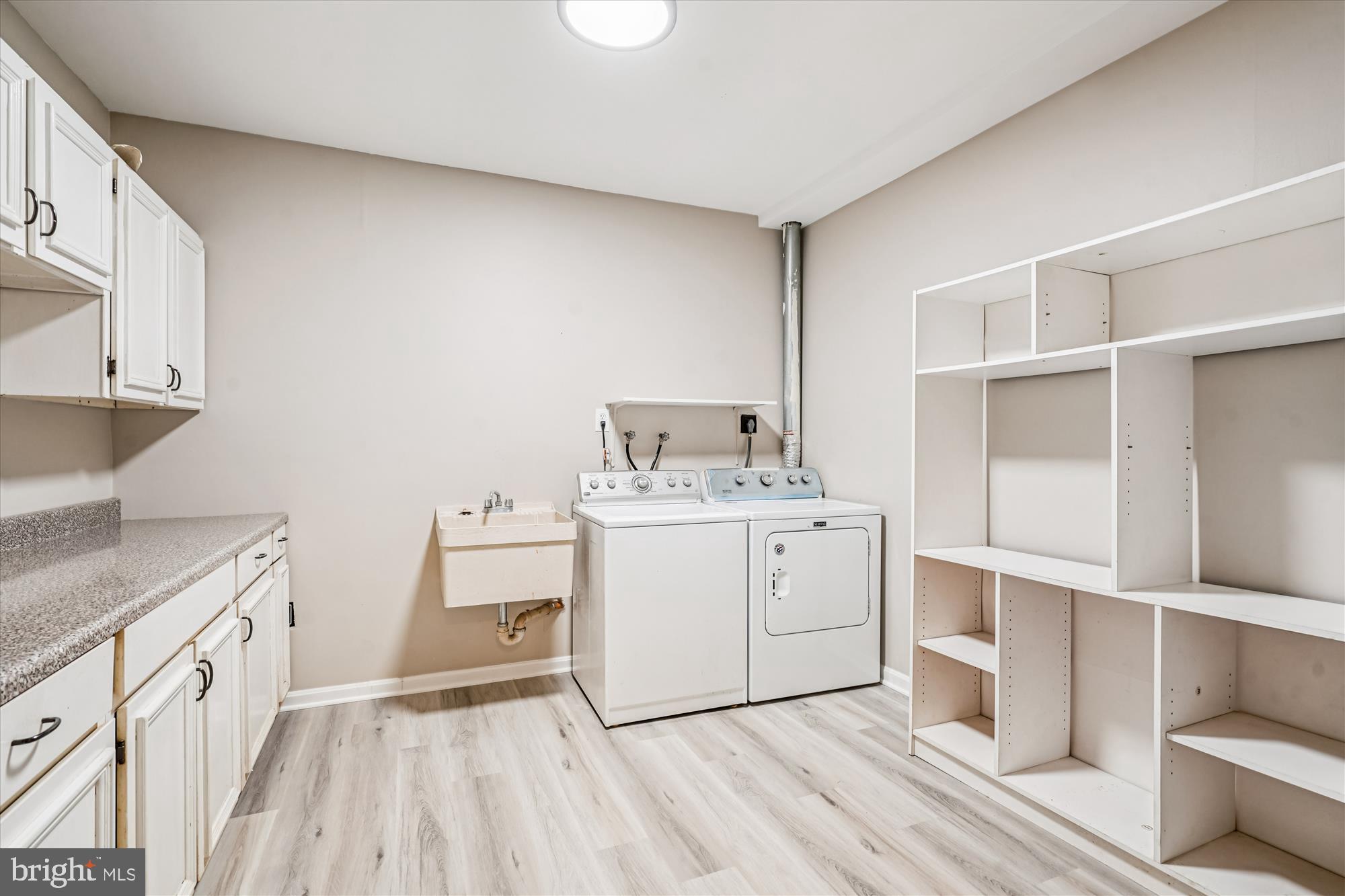 CHURCHILL SQUARE - Residential