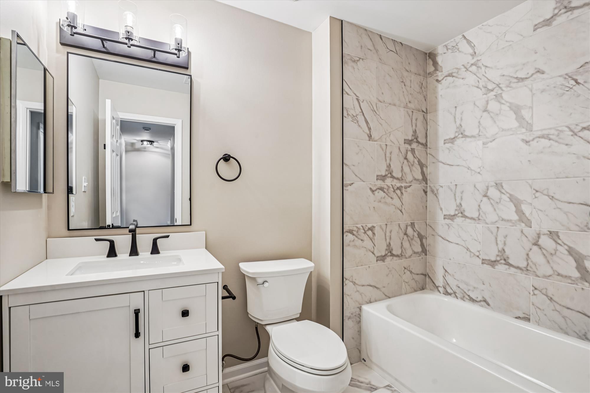 CHURCHILL SQUARE - Residential