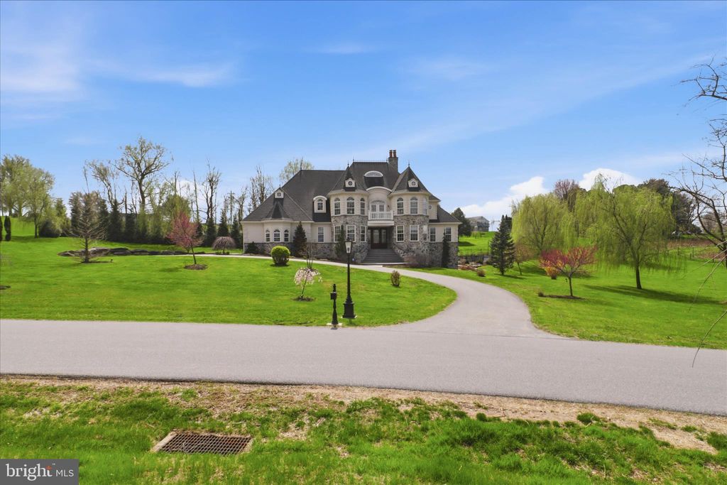 Photo of 17 Hershey Lane, LANCASTER, PA 17603 (MLS # PALA2085872)