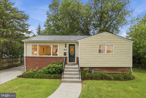 Photo of 1812 Olney Road, FALLS CHURCH, VA 22043 (MLS # VAFX2318912)