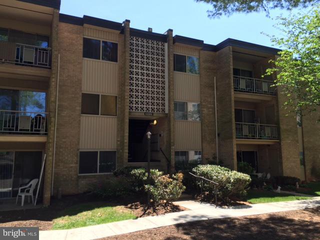 Open 2 bedroom + den, 1 full bathroom condominium. Den can be used as a third bedroom. New paint. Clean and new. All utilities included in rent payment. Ready for immediate move-in. Just 1 mile to Metro and Rockville Pike.