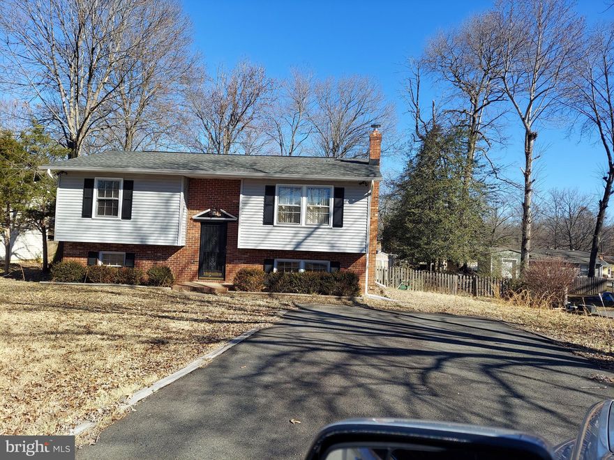 About 10k in repairs needed  TLC REQUIRED. GREAT FLOOR PLAN 4 BEDROOMS 2 FULL BATHS WITH A SEPERATE FAMILY ROOM. WOODSTOVE CONVEYS. YARD WORK TO BE COMPLETED SOON.
SOLD AS IS