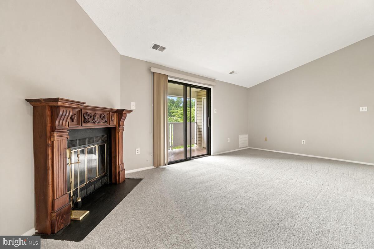 KNOLLS AT NORTH LAKE CONDOMINIUM - Residential