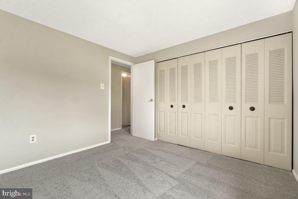 KNOLLS AT NORTH LAKE CONDOMINIUM - Residential