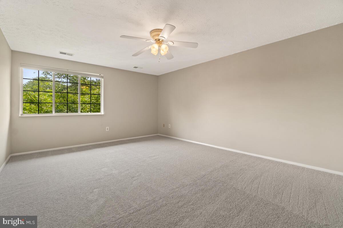 KNOLLS AT NORTH LAKE CONDOMINIUM - Residential