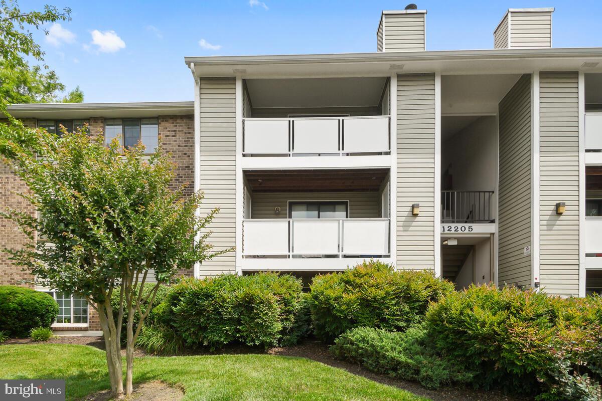 KNOLLS AT NORTH LAKE CONDOMINIUM - Residential