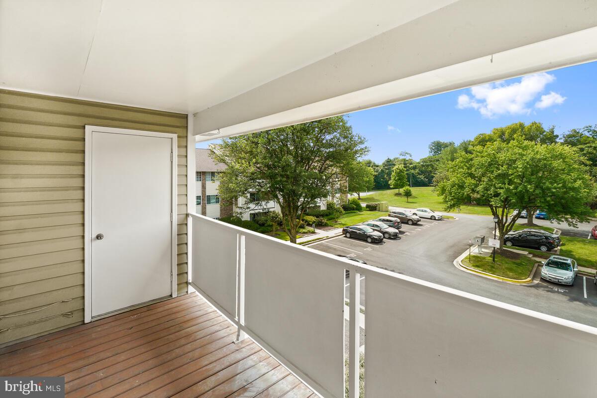 KNOLLS AT NORTH LAKE CONDOMINIUM - Residential