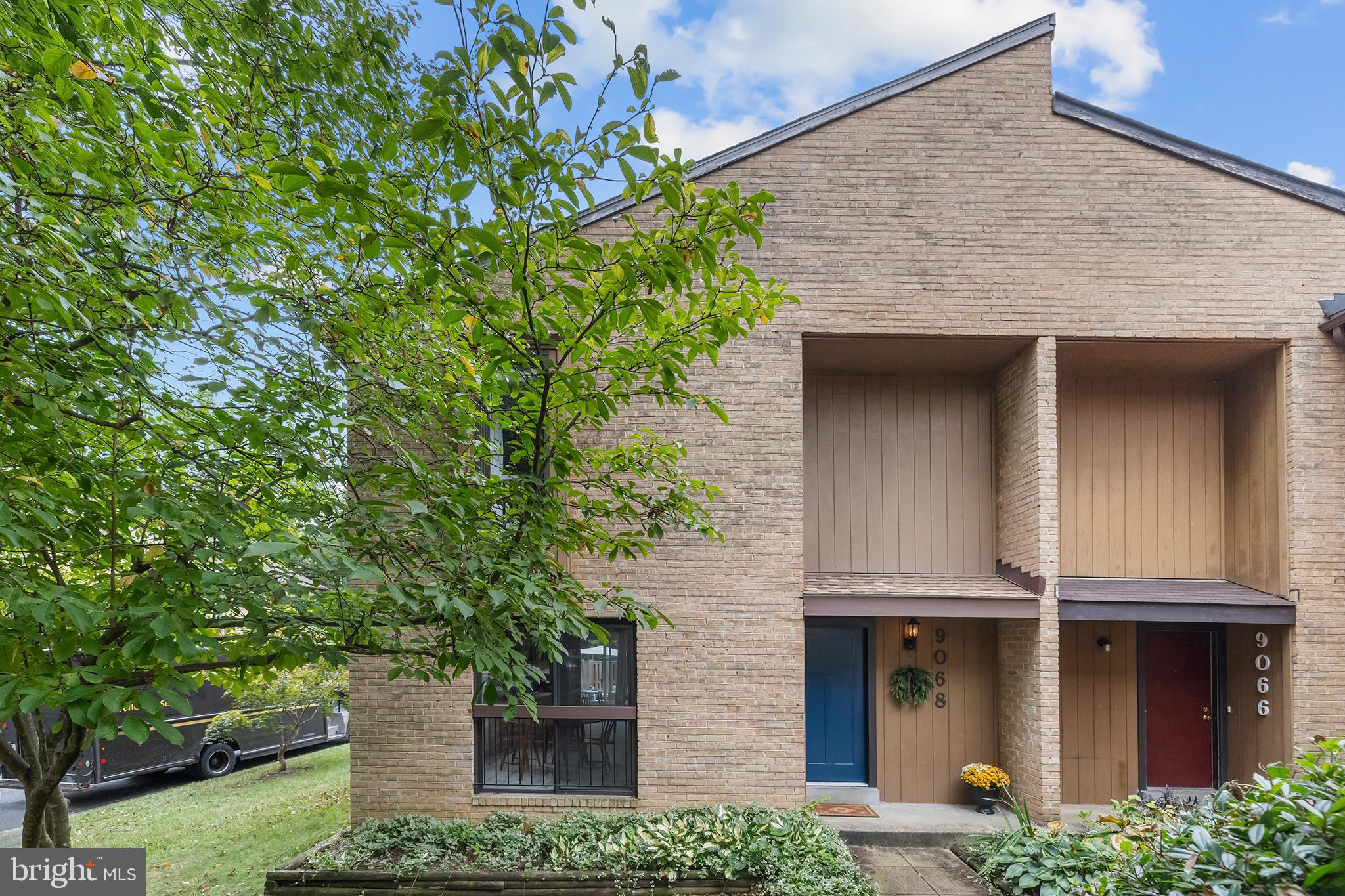 9068 BLARNEY STONE DRIVE