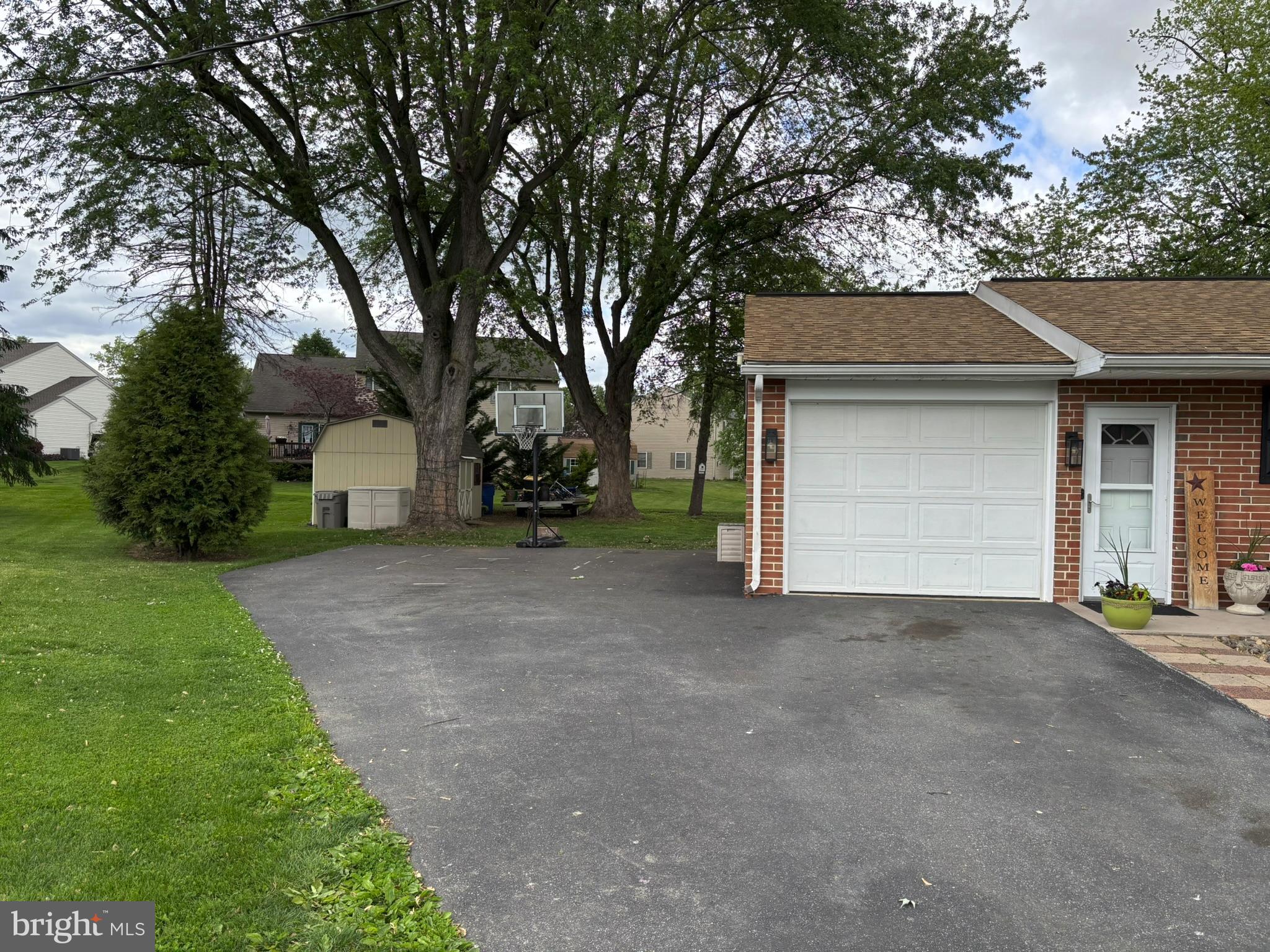 805 SENTZ DRIVE