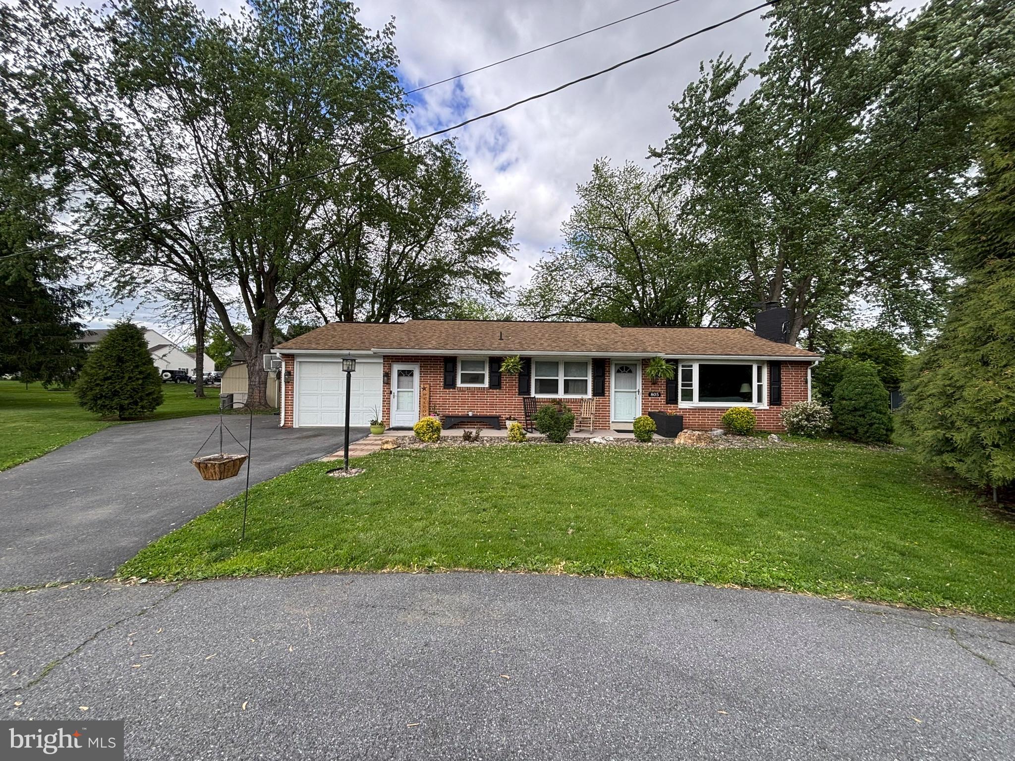 805 SENTZ DRIVE