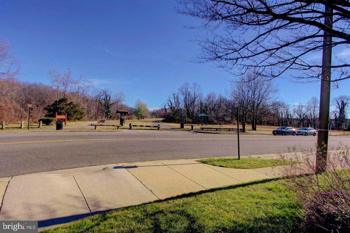 CANTERBURY SQUARE - Residential Lease