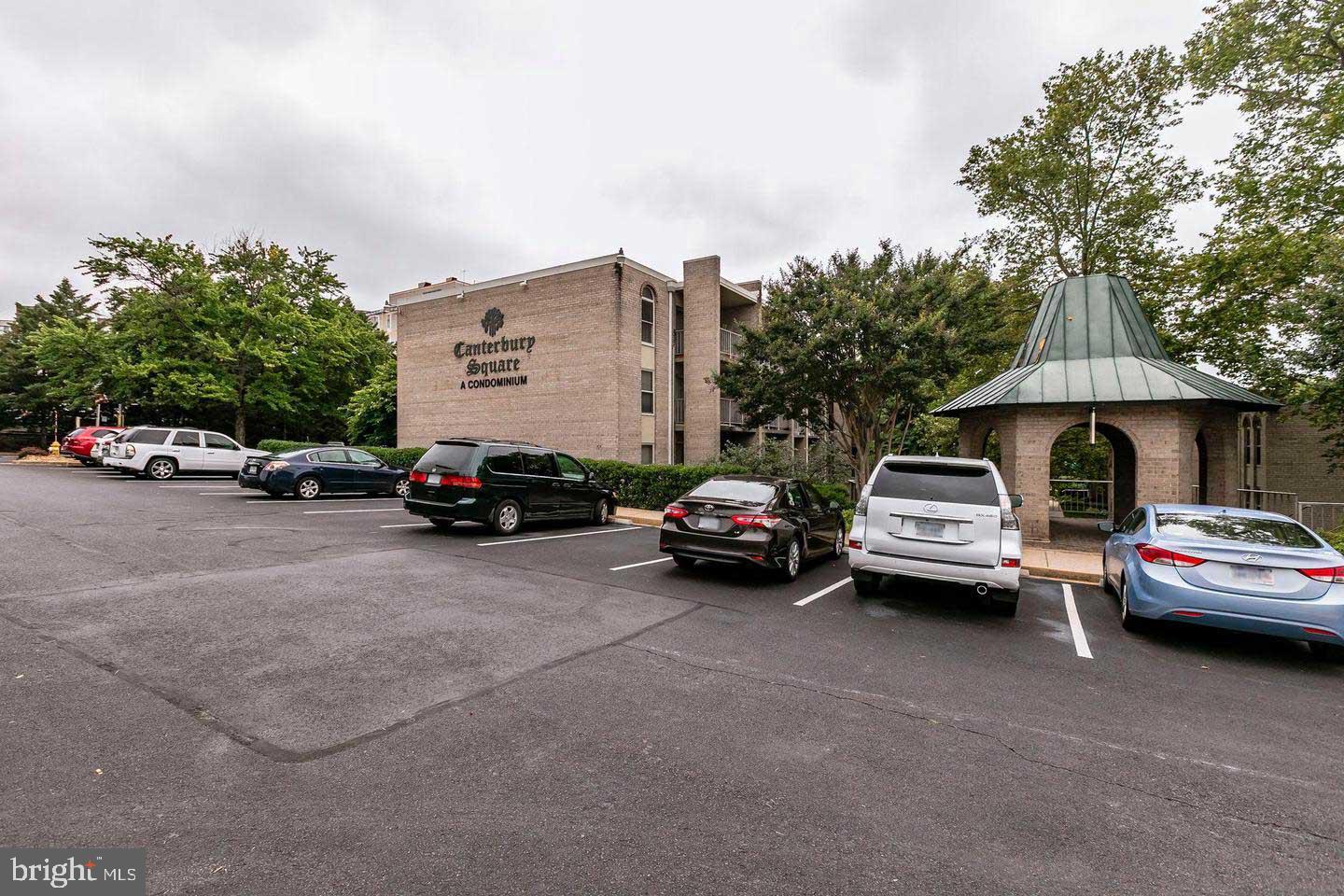 CANTERBURY SQUARE - Residential Lease