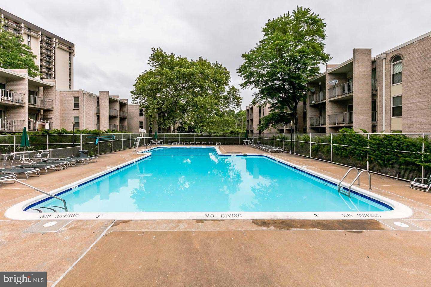 CANTERBURY SQUARE - Residential Lease