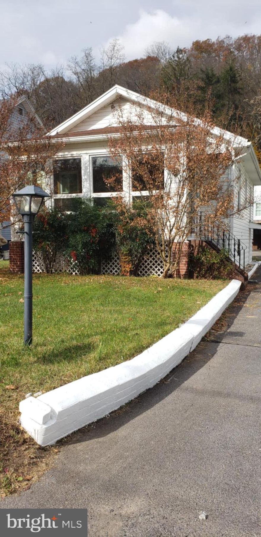 Two bedroom bungalow located in LaVale.  Bonus two car detached garage with one bedroom apartment above.  This one won't last long.  This is an Estate Sale.  Property being sold in "As-Is" Condition.  Call listing agent for further DETAILS.  LOCKBOX ON HOUSE AND GARAGE APARTMENT SHOWN BY APPOINTMENT ONLY

INVESTOR ALERT!