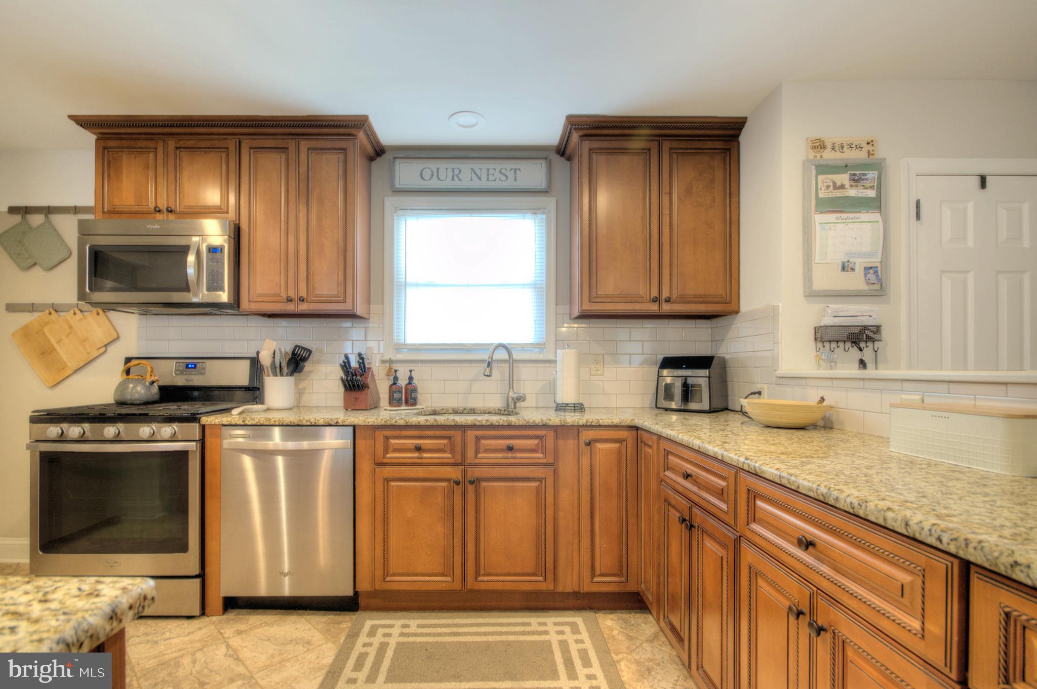 104 W ADAMS AVENUE