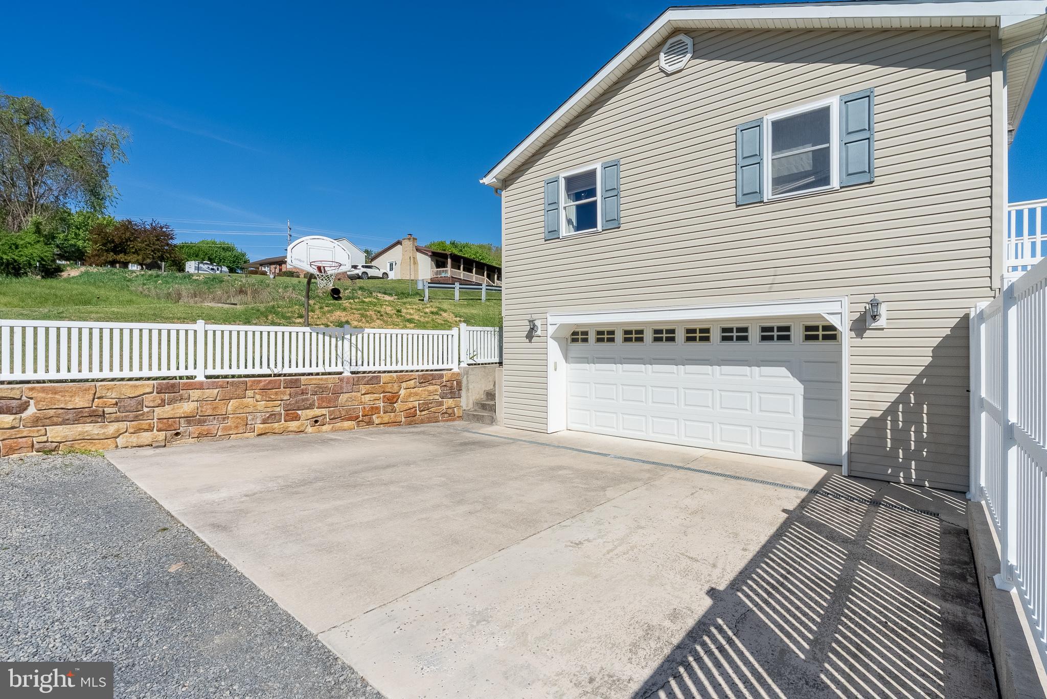 ANDERSON HILL - Residential