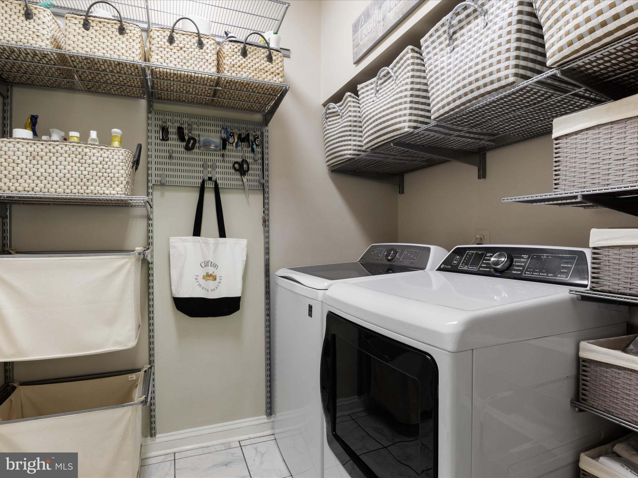 CHEQUERS OF CLIFTON - Residential