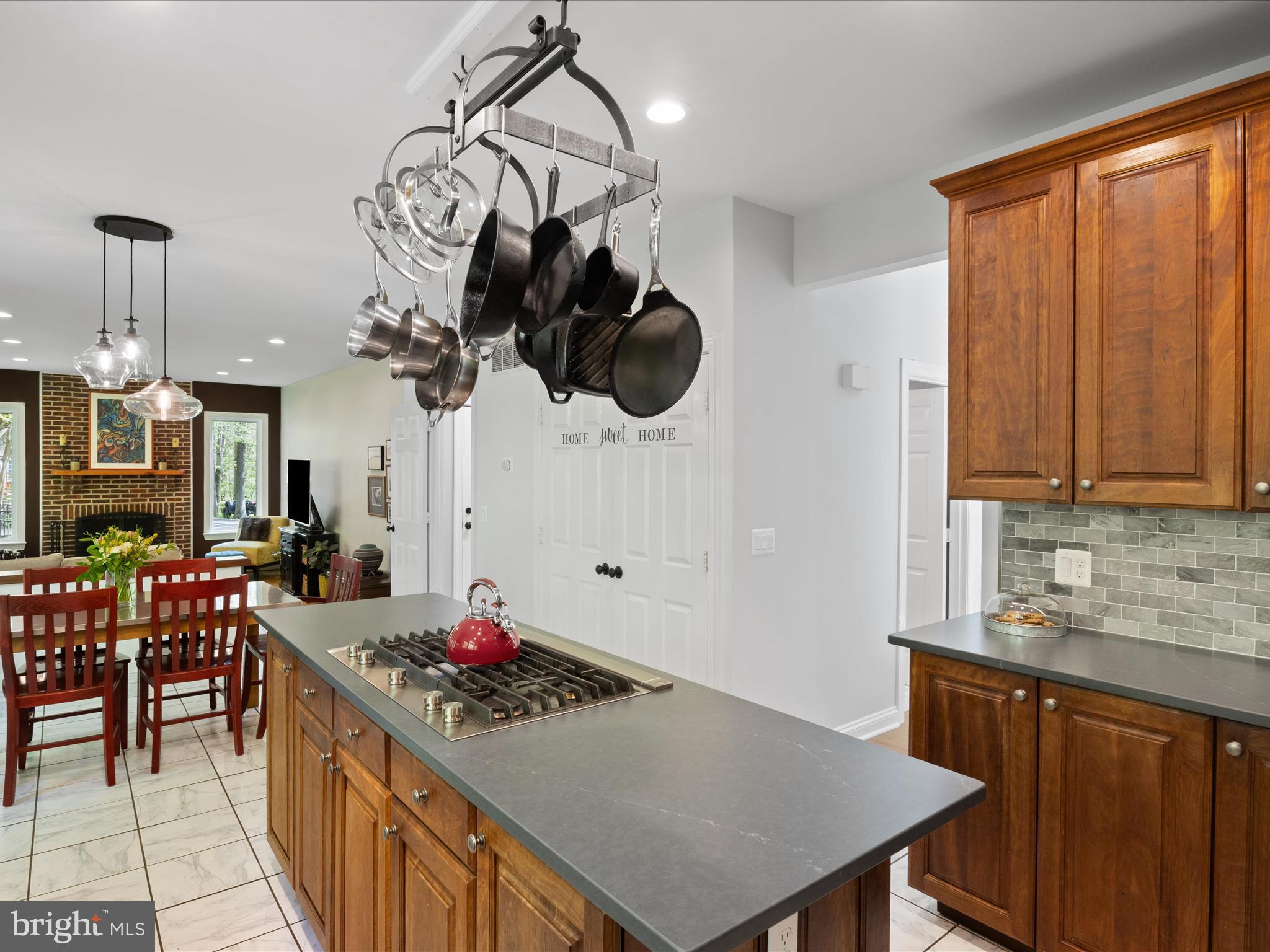 CHEQUERS OF CLIFTON - Residential