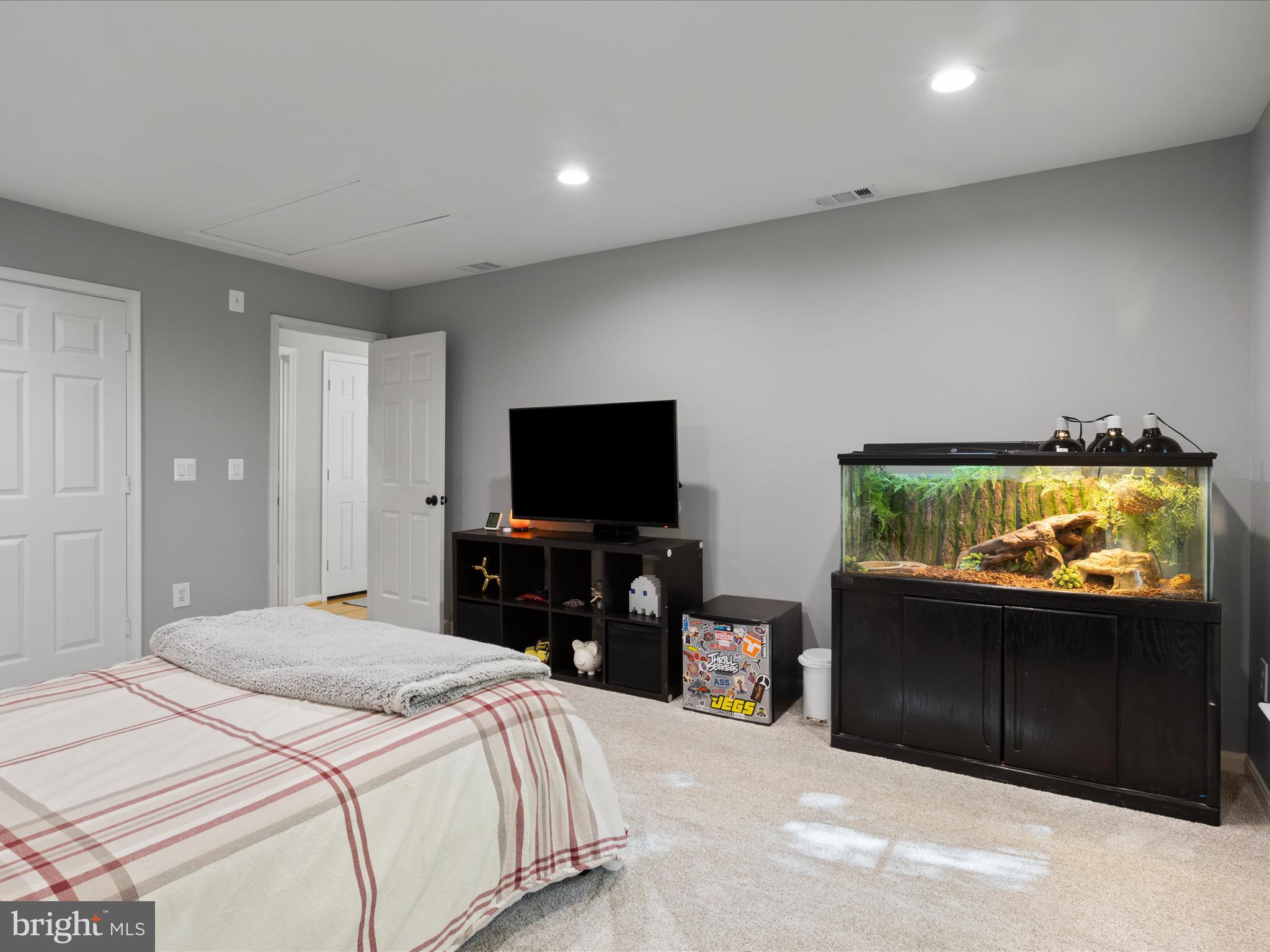 CHEQUERS OF CLIFTON - Residential